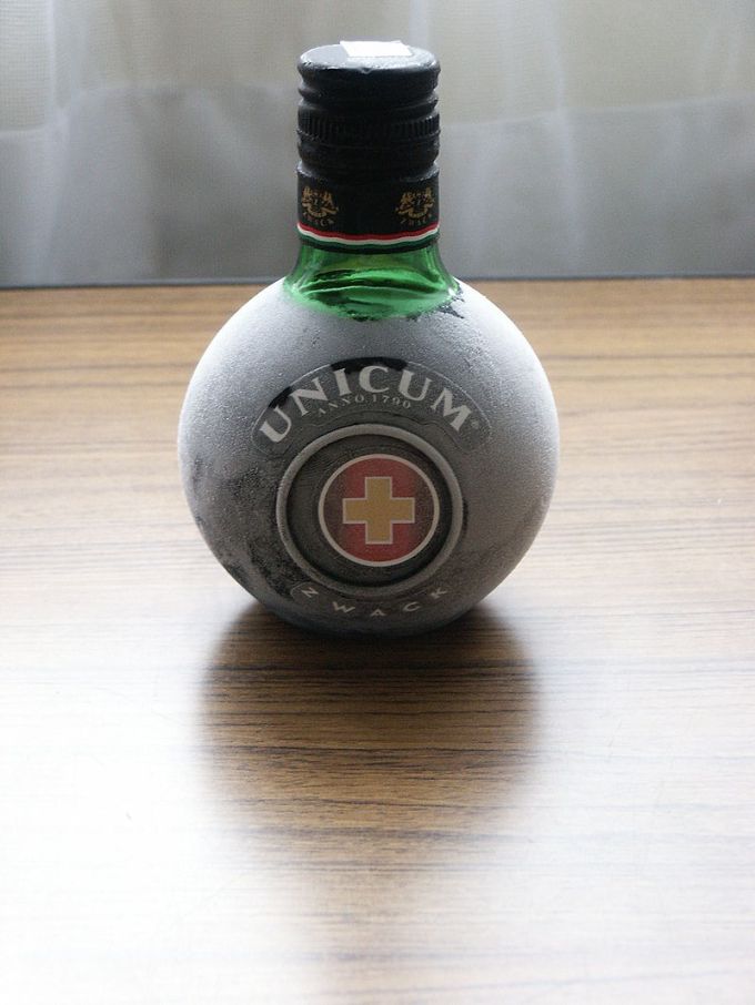 800px-Unicum_bottle